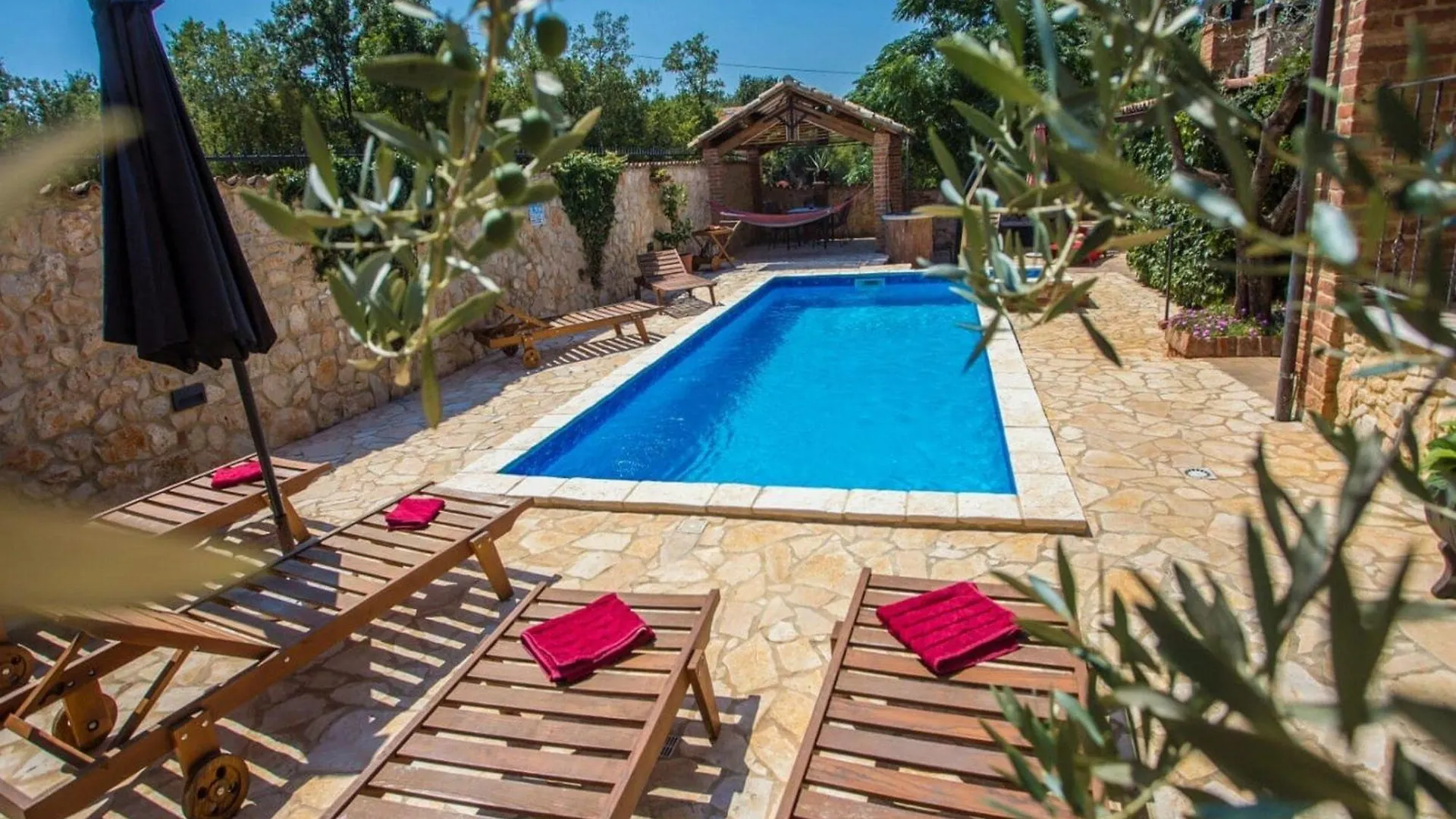 Apartments Andre Pore - Two Bedroom Apartment With Terrace And Pool Andre Nova Vas